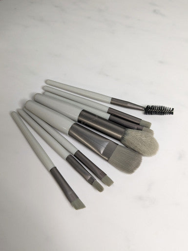 MAKE UP BRUSHES LIGHT GREY